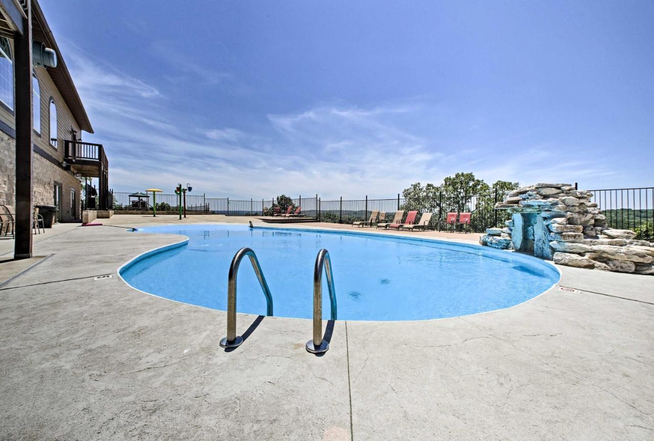Luxe Branson Retreat With Mtn Views And Pool Access! Apartamento Exterior foto