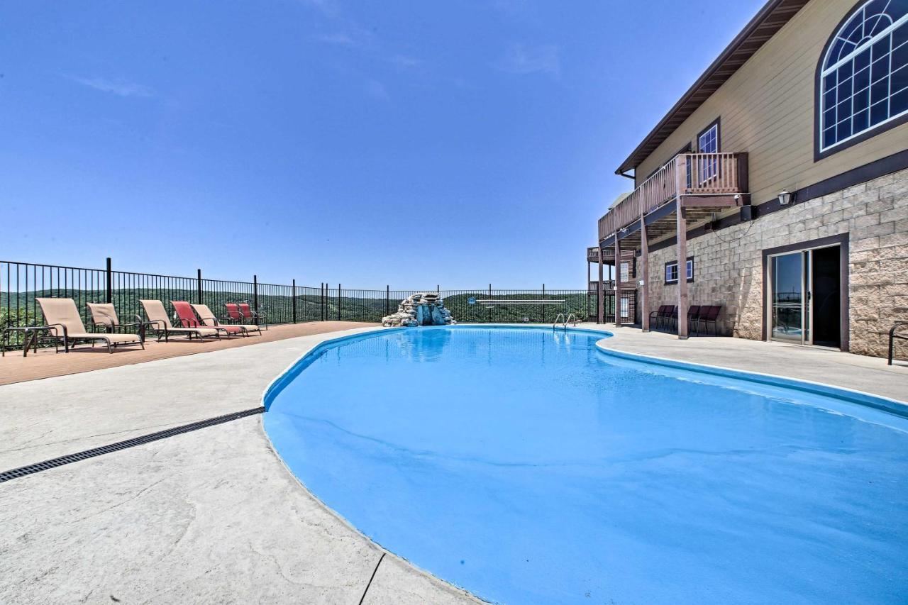 Luxe Branson Retreat With Mtn Views And Pool Access! Apartamento Exterior foto