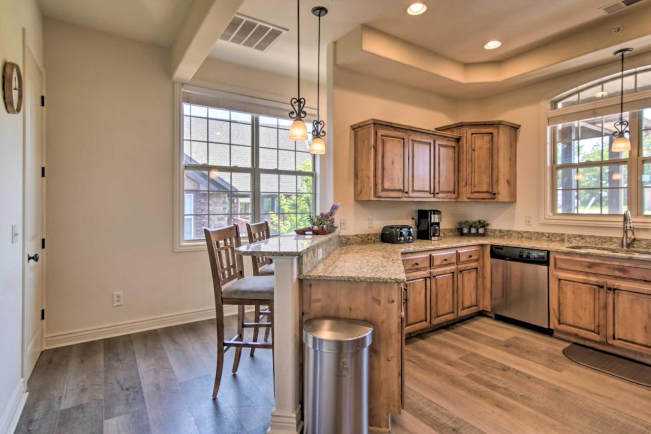 Luxe Branson Retreat With Mtn Views And Pool Access! Apartamento Exterior foto