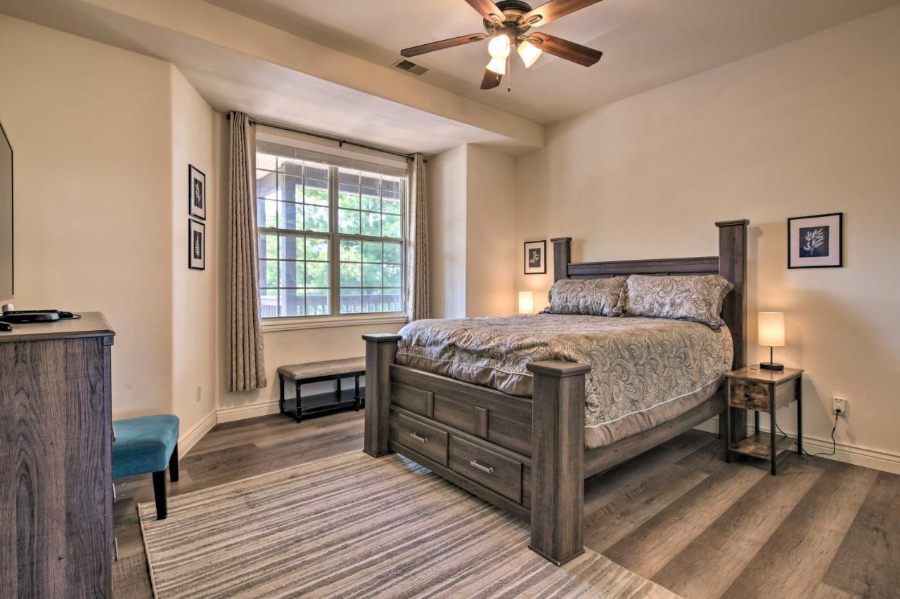 Luxe Branson Retreat With Mtn Views And Pool Access! Apartamento Exterior foto